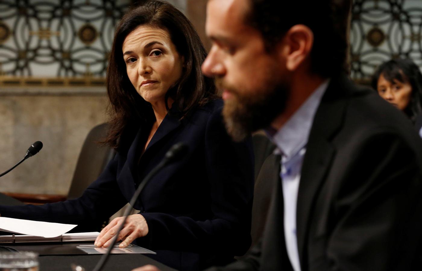 Sheryl Sandberg i Jack Dorsey przesłuchiwani w Senacie USA