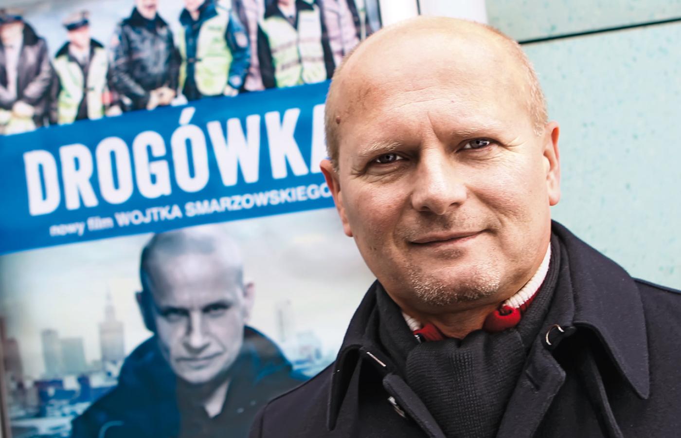 Jacek Zalewski z wykształcenia jest pilotem. Pracę w policji zaczął w 1991 r. w stołecznej drogówce.