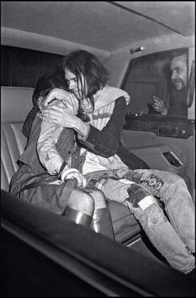 Neil Young w drodze na koncert w Paryżu, 1976 r.