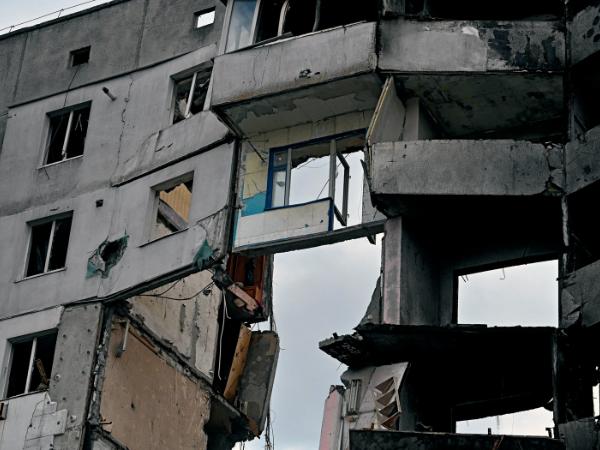 Zniszczony budynek w miasteczku Borodzianka pod Kijowem.