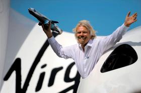 Richard Branson, właściciel Virgin Galactic, sprzedaje kosmiczne bilety po 250 tys. dol.