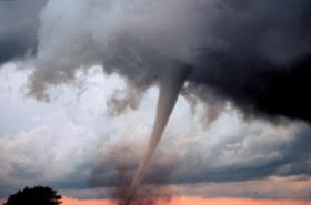 Tornado sfotografowane w okolicach Oklahomy.