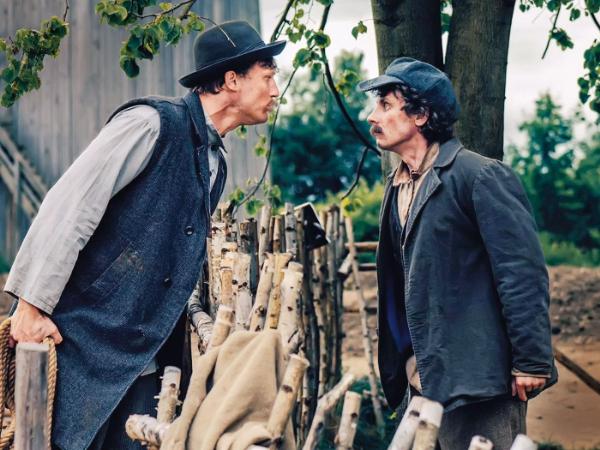 Od lewej: Władysław Kargul (Karol Dziuba) i Kazimierz Pawlak (Adam Bobik) za młodu