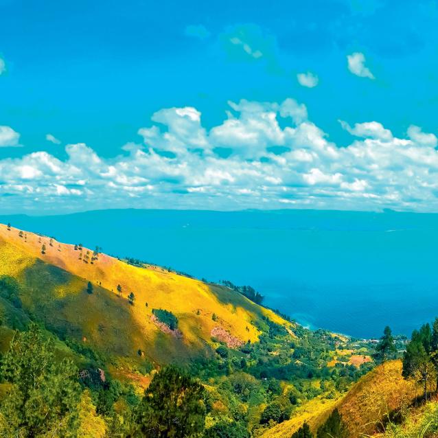 Jezioro Toba wypełnia kalderę po erupcji superwulkanu.