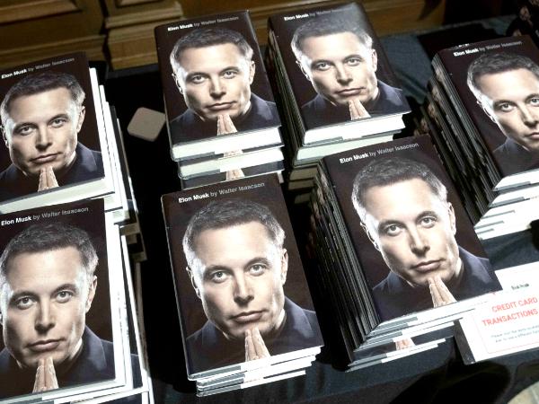 Biografia kogoś takiego jak Musk to książkowy samograj. Trudno zanudzić czytelnika historią jednego z najpotężniejszych ludzi na świecie.