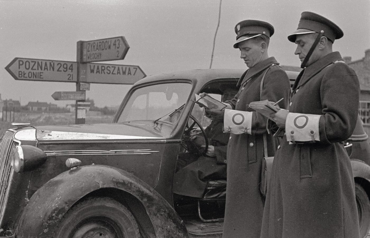 Posterunek kontrolny MO pod Warszawą, 1948 r.