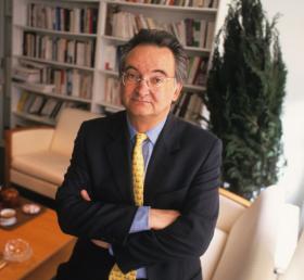 Finansista i pisarz Jacques Attali.