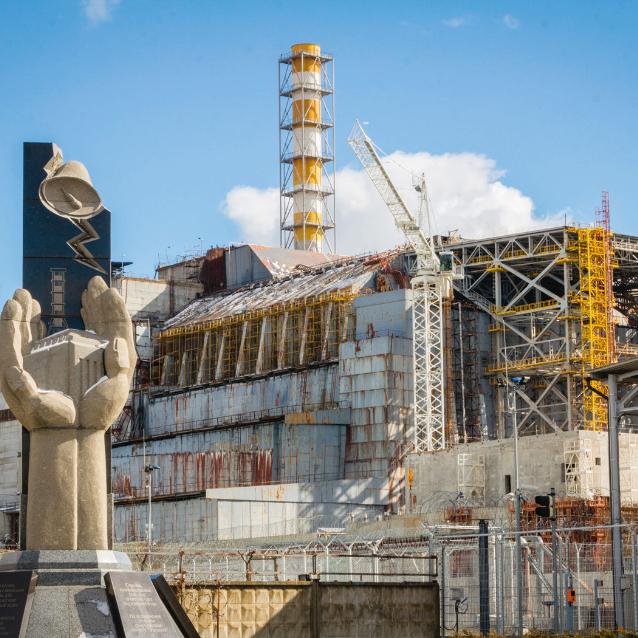 Reaktor numer 4 czarnobylskiej elektrowni jądrowej, którego eksplozja ­spowodowała wykluczenie z użytkowania ok. 4700 km2 terytorium Ukrainy i Białorusi.