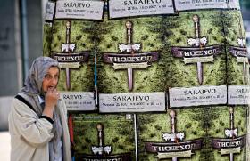 Plakaty zapowiadające koncert Perkovicia‑Thompsona w Sarajewie. W swoich piosenkach wychwala Herceg-Bośnię, krainę, której Chorwacji nie udało się włączyć do swojego państwa.