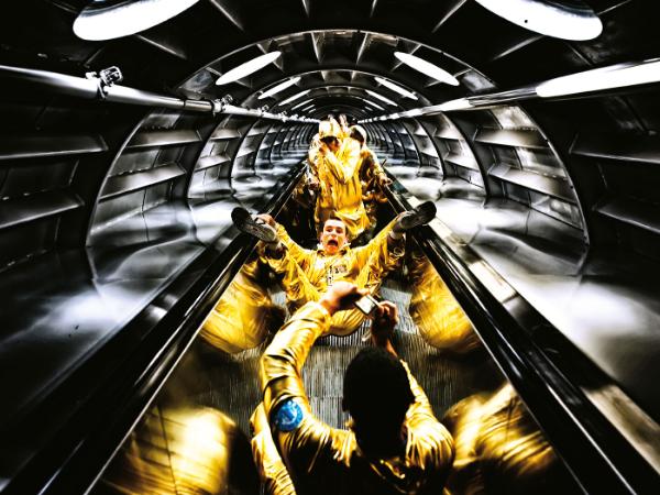 Podróż poszerza nasz widnokrąg, bycie zauważonym może wiązać się z akceptacją otoczenia lub jej brakiem.