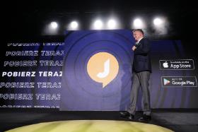 Jaśmina debiutuje 13 lat od pojawienia się pierwszej na świecie aplikacji politycznej.