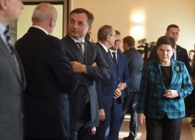 Skuteczność rządowej propagandy, trafiającej także do wielu wykształconych osób, jest nową, zaskakującą jakością.