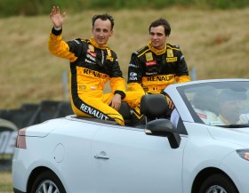 Robert Kubica i rezerwowy kierowca Renault F1 Team Jerome d’Ambrosio