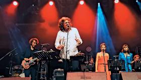 Koncert z cyklu „Plac Defilad” zespołu Mitch and Mitch ze Zbigniewem Wodeckim.