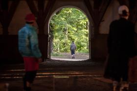 Rafał Kosowski, Krzysztof Zarzecki i Małgorzata Białek w „Królowej Śniegu”.