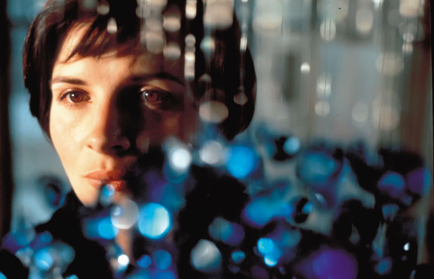 Juliette Binoche (Julie de Courcy), „Trzy kolory: Niebieski”, reż. Krzysztof Kieślowski, 1993 r.