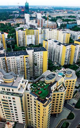 Deweloperzy budują wszędzie bloki, nie ma już rezerwy terenów pod szkoły, przedszkola, usługi.