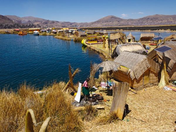 Pływające wyspy na jeziorze Titicaca