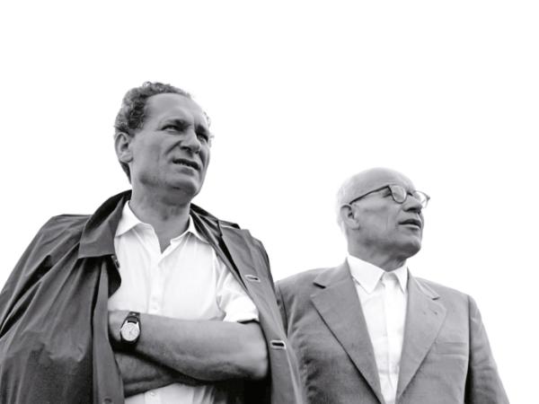 Mieczysław Moczar (z lewej) z Władysławem Gomułką, 1959 r.