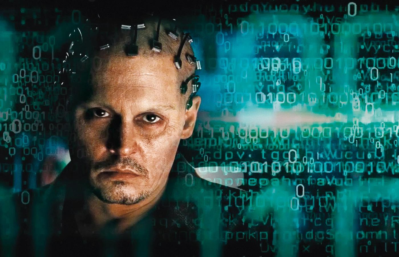 „Transcendencja” - Johnny Deep w roli naukowca, którego umysł zamieniono w formę cyfrową.