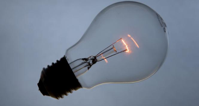 Sejm przegłosował zamrożenie cen prądu, gazu i ciepła.