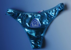 W sklepie Ruchu Chorzów można też kupić damską bieliznę.