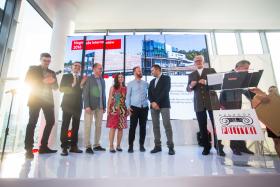 Nagroda internautów powędrowała do Olsztyna za Centrum Rekreacyjno-Sportowe nad jeziorem Ukiel. Projekt powstał w trzech pracowniach: Dżus GK Architekci, Restudio Architektury i Studio-Projekt Autorska Pracownia Architektoniczna. Nagrodę dla inwestora odebrał Piotr Grzymowicz, prezydent Olsztyna.