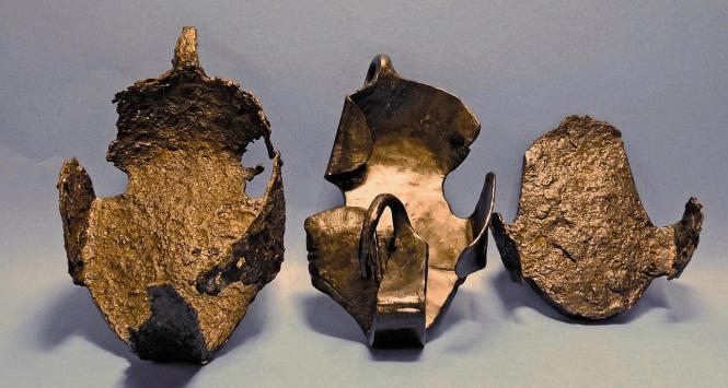 Zabytek z Harzhorn - hiposandały, czyli ochraniacze na końskie kopyta.