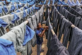 Fabryka dżinsów w Karnatace.