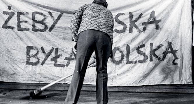 Z jednej strony możemy powiedzieć, że praktyki demokratyczne upowszechniły się po 1989 r. i ustabilizowały. Ale z drugiej – widzimy, że pewna ich część straciła swoją istotną moc.