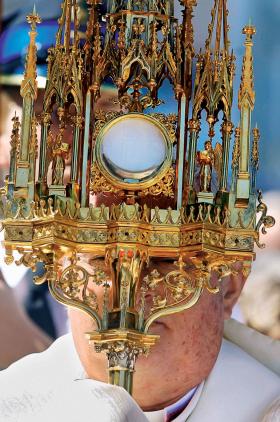 Polak katolik łatwiej odnajduje się w tradycji barokowego Kościoła kontreformacji niż w zaprzepaszczonej tradycji tolerancji.