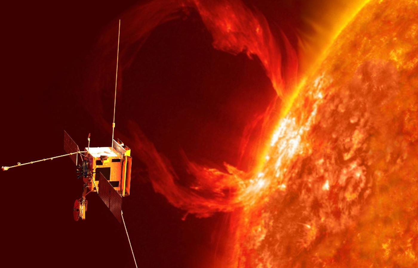Solar Orbiter badający Słońce.