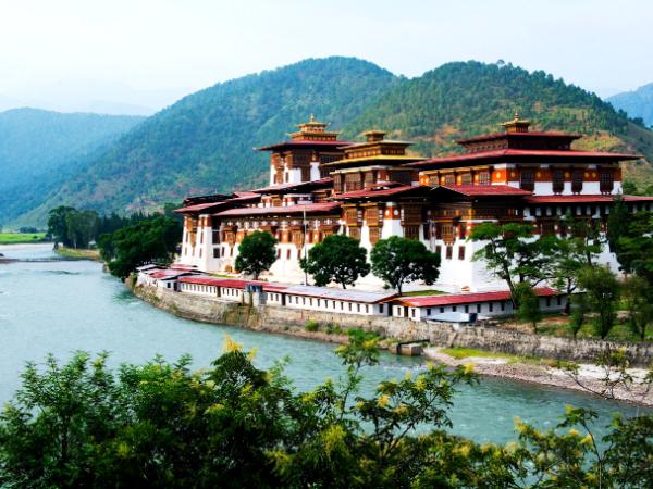 Bhutan to wyjątkowe królestwo azjatyckie, bo monarcha nie jest tu bogiem.