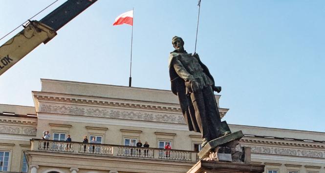 Demontaż pomnika Feliksa Dzierżyńskiego w Warszawie, listopad 1989 r.