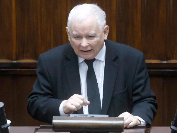 Jarosław Kaczyński, prezes PiS, w Sejmie podczas głosowania nad rządem Mateusza Morawieckiego. 11 grudnia 2023 r.