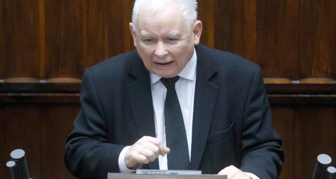 Prezes PiS Jarosław Kaczyński podczas głosowania nad rządem Mateusza Morawieckiego. 11 grudnia 2023 r.