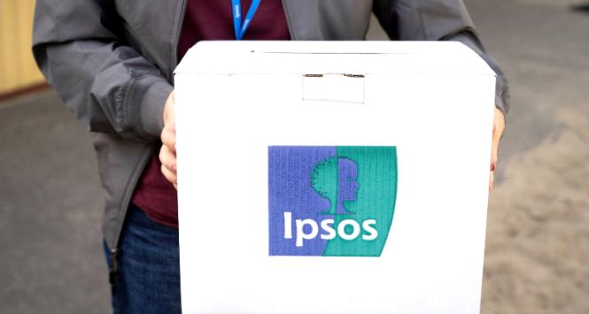 Urna na ankiety firmy Ipsos