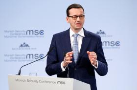 „Myślę, że premier Morawiecki powinien wycofać się ze swoich słów i wyjaśnić całą sytuację, ponieważ boję się, że bez takiego jasnego oświadczenia stosunki między Polską a Izraelem nie wrócą do stanu sprzed uchwalenia ustawy”.