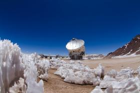Antena APEX - była jak próba generalna przed premierą Obserwatorium ALMA.