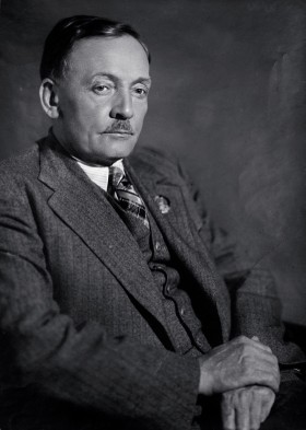 Pisarz Janka Kupała (Iwan Łucewicz).