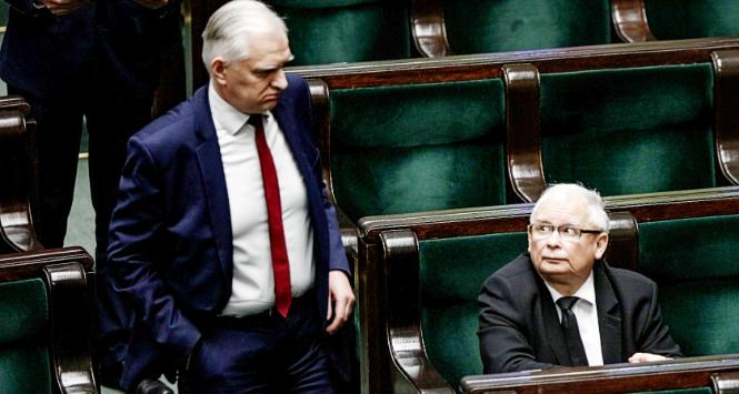 Jarosław Gowin i Jarosław Kaczyński w Sejmie. Zdjęcie z kwietnia 2020 r.