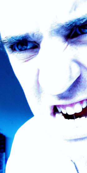 Słowa takie jak zdrada, hańba czy chamstwo tak spowszedniały, że żadnej sensacji nie budzą.