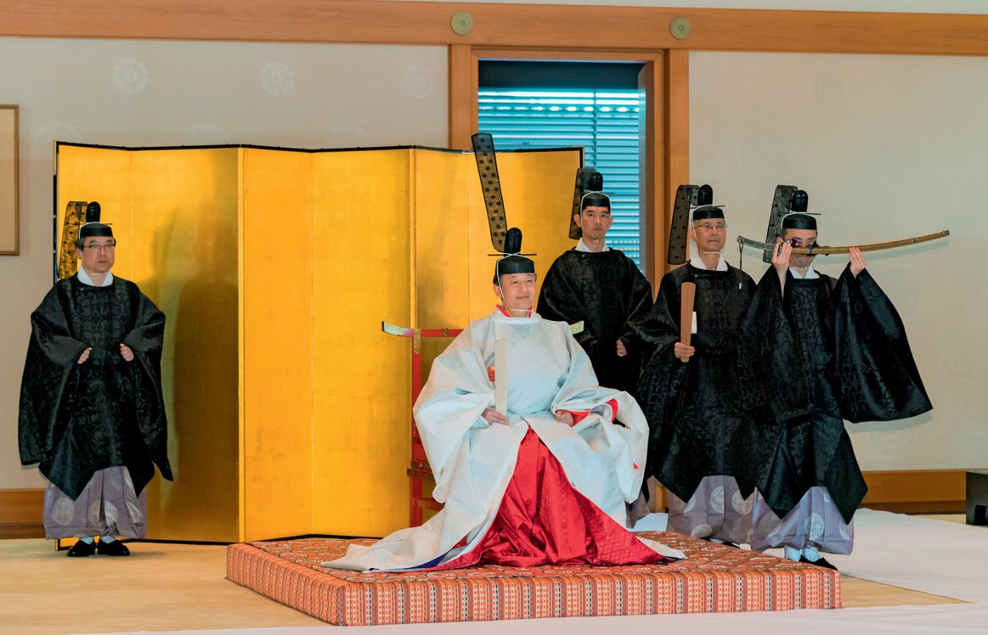 Nowy, od 1 maja 2019 r., cesarz Naruhito podczas jednej z ceremonii związanych z objęciem tronu.