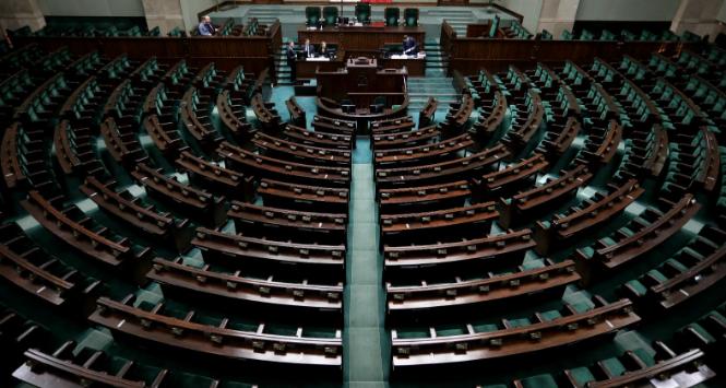 Sejm czeka na nowych posłów.