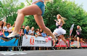 Sankt Petersburg - wyścig na 50 m w szpilkach (minimum 9 cm wysokości).