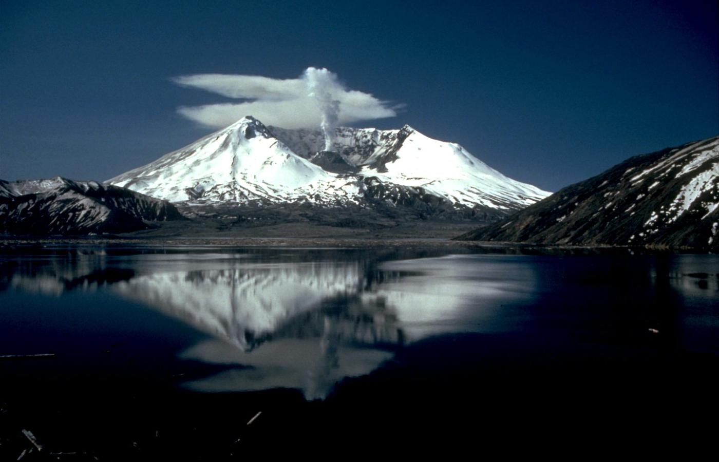 Wulkan św. Heleny w Górach Kaskadowych w stanie Washington, w USA.