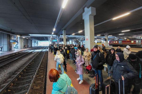 Nowy rozkład jazdy PKP. Na kolei padają rekordy. Połączeń więcej, ale wciąż za mało