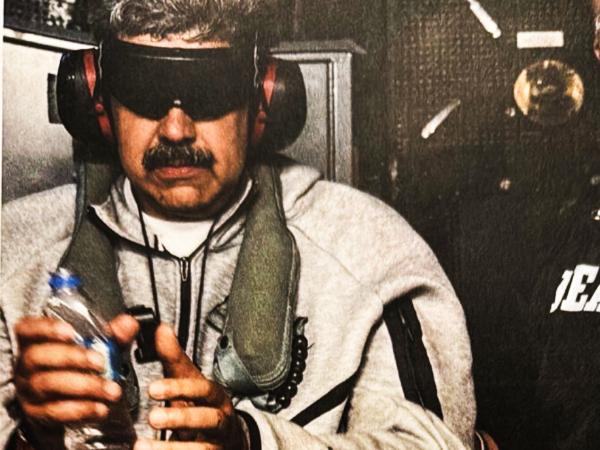 Zdjęcie pojmanego Nicolasa Maduro na pokładzie USS Iwo Jima ujawnione przez Donalda Trumpa