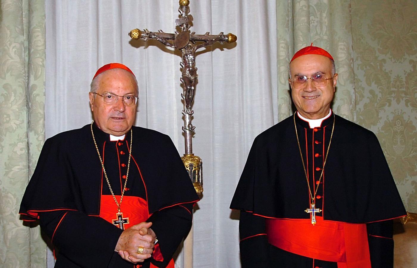 Angelo Sodano i Tarcisio Bertone - podwójna głowa Kościoła w czasie bezkrólewia.