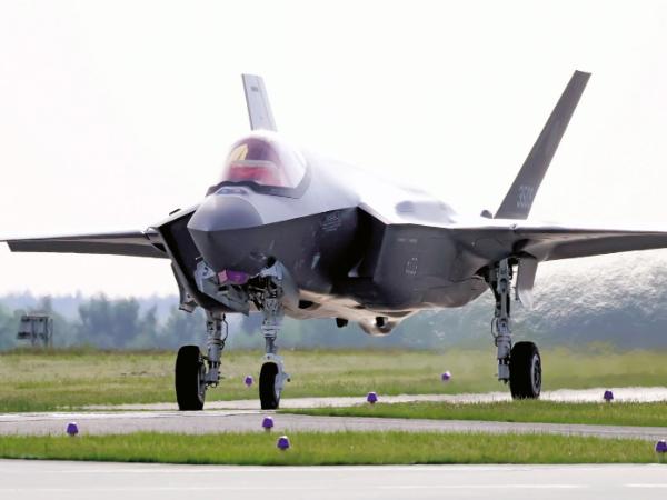 Wielozadaniowy samolot myśliwski F-35